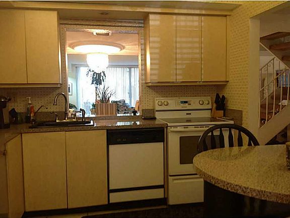 Home For Sale In Venetian Park