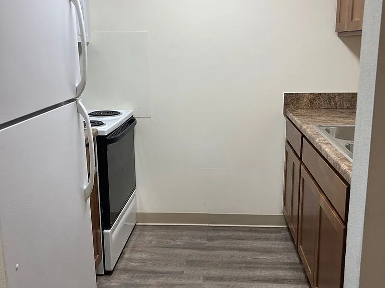 1320-1322 W Meadows Dr — Photo 21