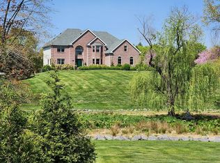 3 Roosevelt Ave, Pennington, NJ 08534