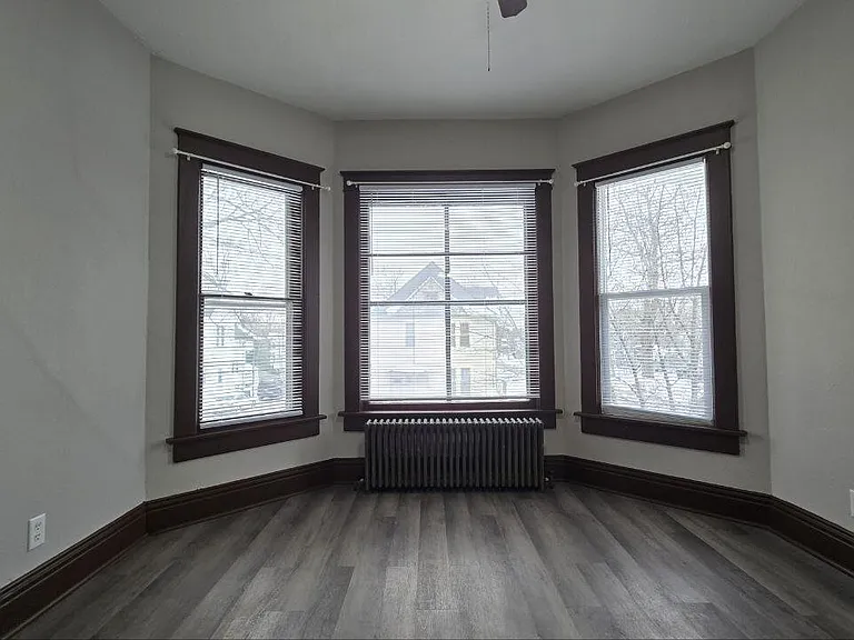202 E Barker Ave #1 — Photo 5