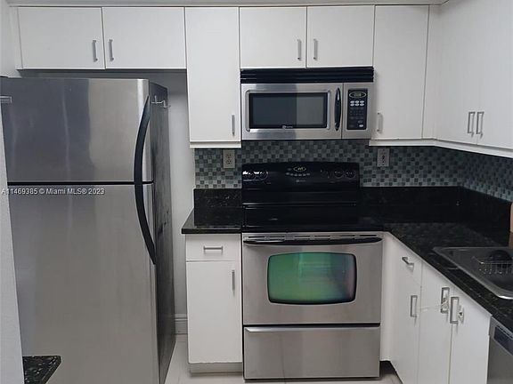 5th image of 3300 NE 191st St APT 1115