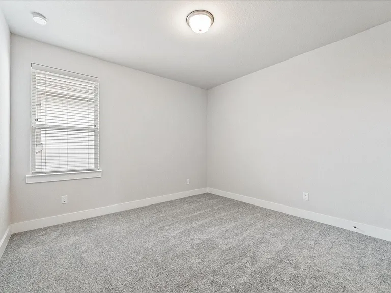 2418 Russet Forest Dr — Photo 29