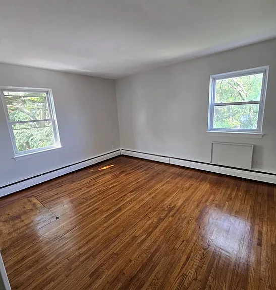6 White Horse Ave — Photo 4