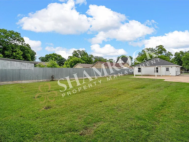 1107 Primrose Dr — Photo 24