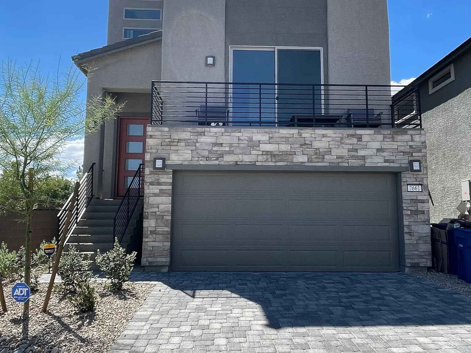 5 bed, 3.5 bath, 3100 sqft, $850 — Photo 2