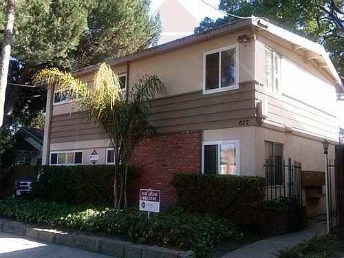1st image of 627 De La Vina St APT C