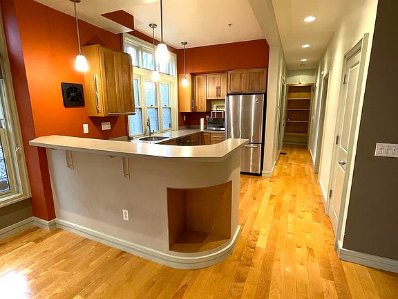 4th image of 5 Ellis St #1
