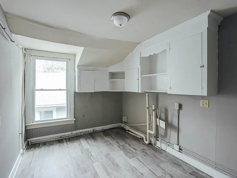 1316 Enfield Ave — Photo 17