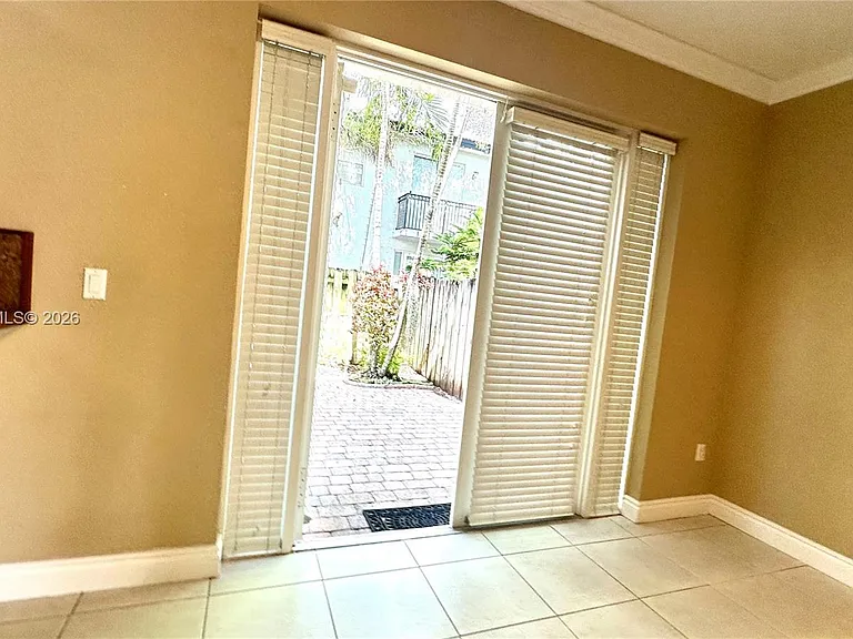 8102 SW 118th Pl #8102 — Photo 13