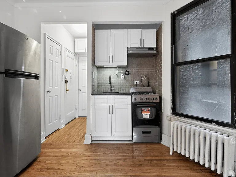 212 E 84th St #2A — Photo 2