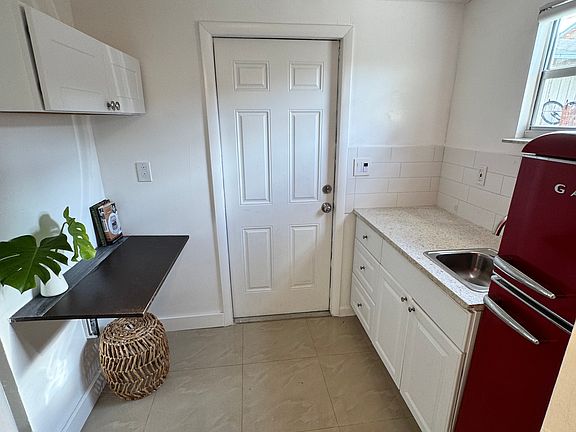 5th image of 4472 SW 11th St #7