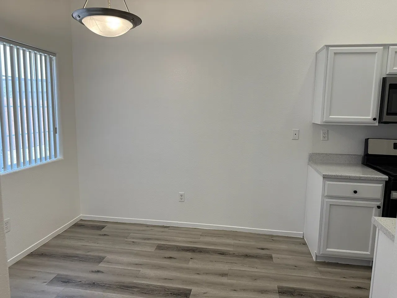 3 bed, 2.5 bath, 1100 sqft, $1,874 — Photo 3