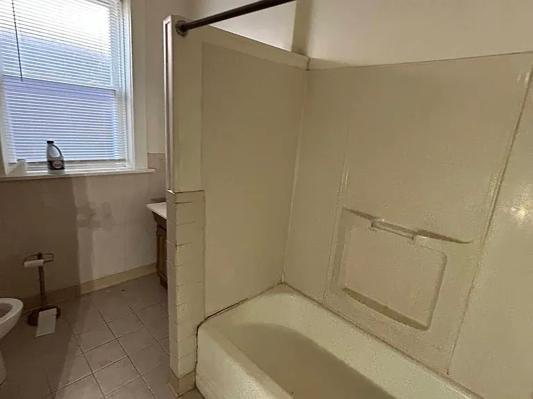 4890 Margaretta Ave — Photo 21