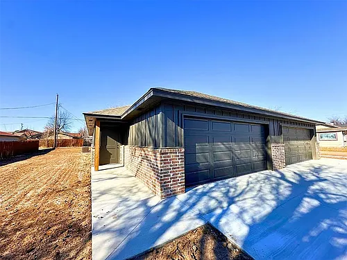 1404 S Jensen Ave Photo 1