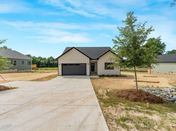 697 S Grove St, Lincolnton, NC 28092