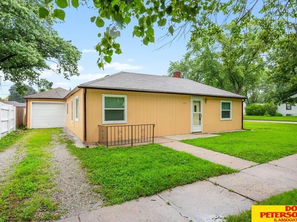 1349 N Logan St, Fremont, NE 68025