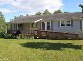 582 W Fremont St, Newaygo, MI 49337