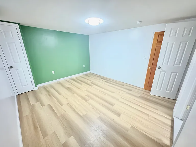 Seaview Ave — Photo 2
