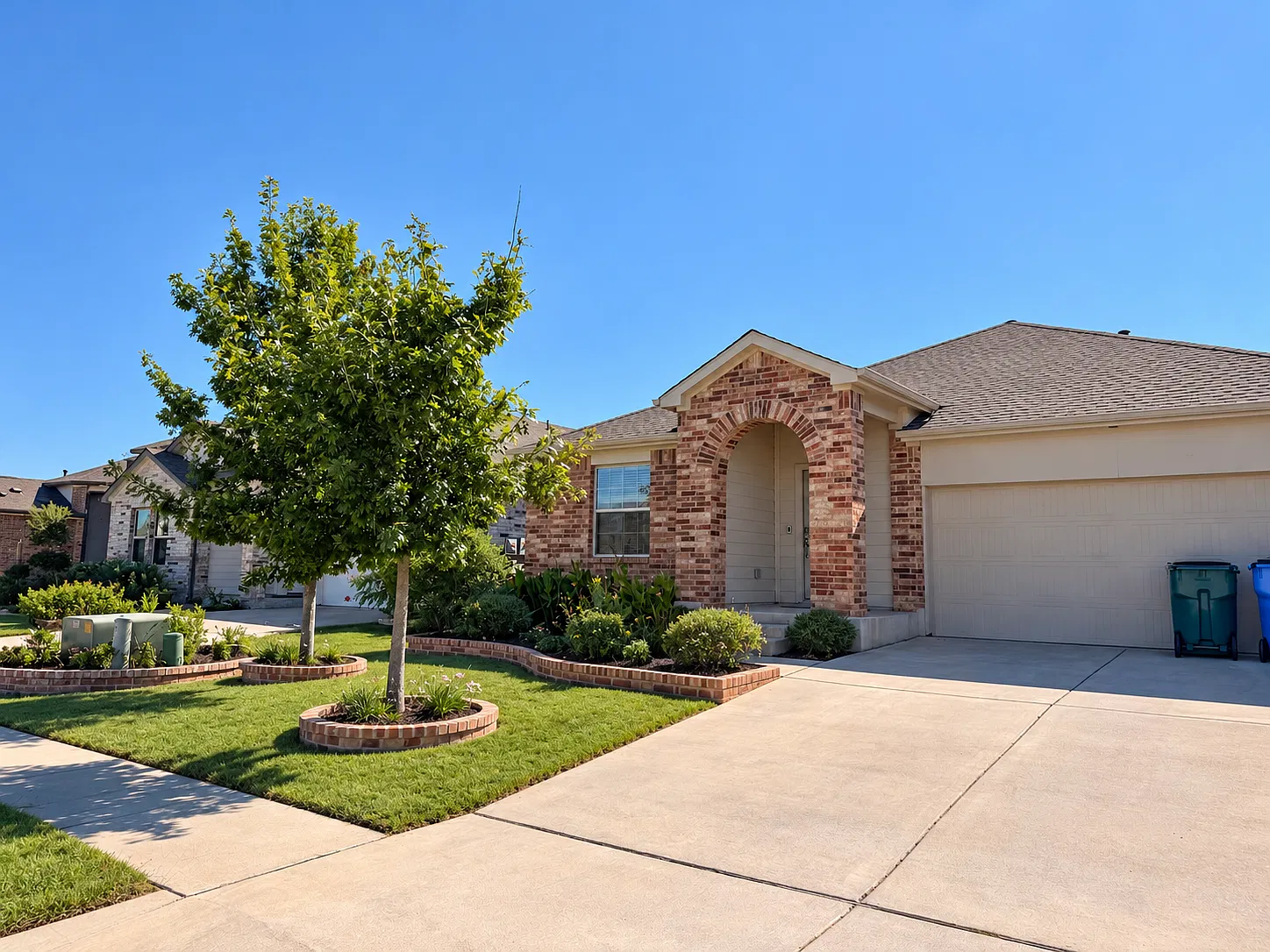 3 bed, 1964 sqft, $2,395 — Photo 1
