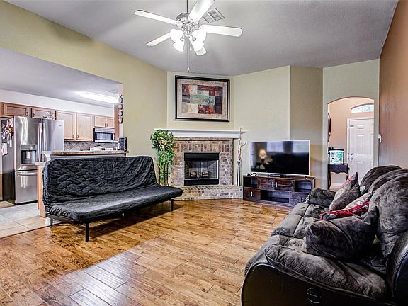 3rd image of 13109 Evergreen Dr