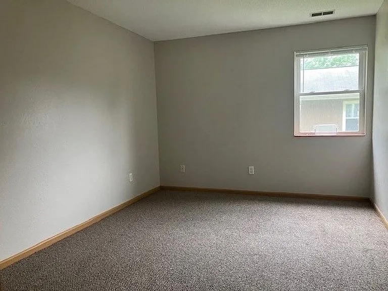 362 Wilmot Ave — Photo 13