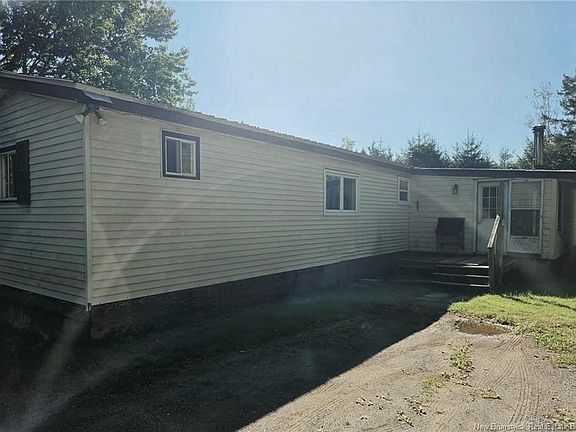 2nd image of 127 Mount Misery Rd E