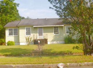 204 Yeend Ave, Chickasaw, AL 36611