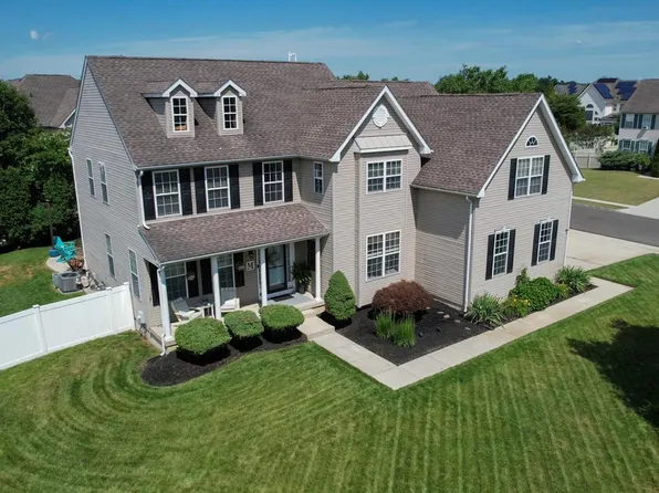 804 Monet Ct, Williamstown, NJ 08094