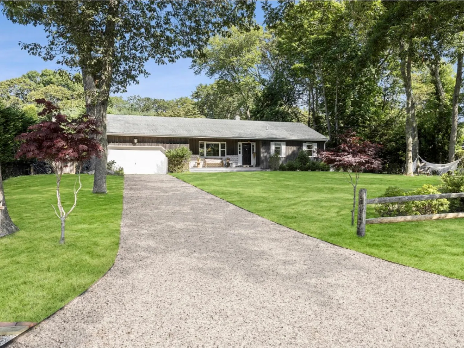 Sag Harbor 3 Bedroom Great Location With Waterviews! — Photo 1