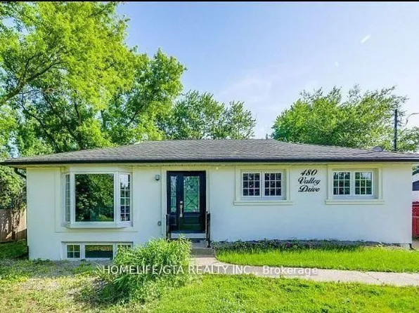 480 Valley Dr, Oakville, ON L6L 4L8