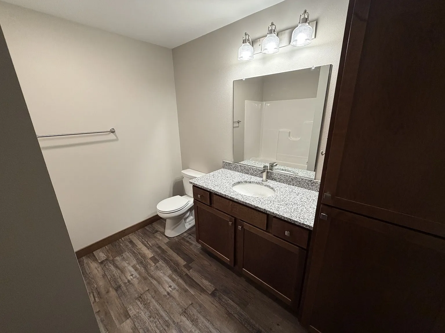 1124 Garfield Ave — Photo 2