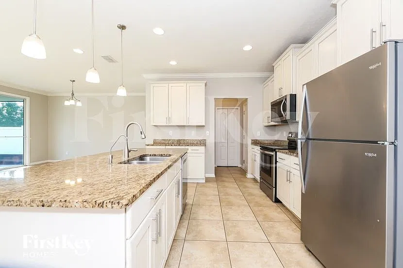 4 bed, 2.5 bath, 2350 sqft, $2,875 — Photo 4