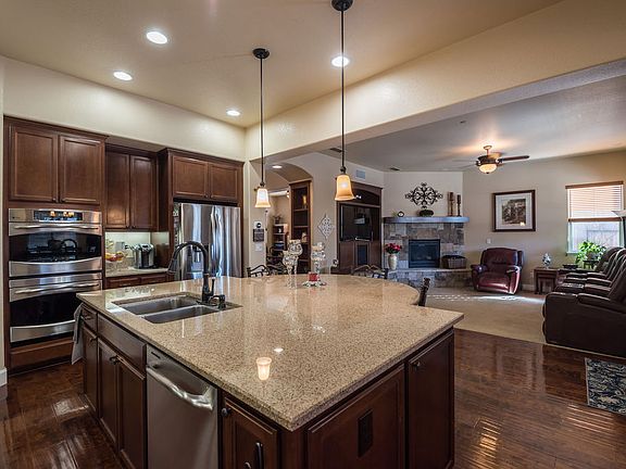 2nd image of 836 Glen Abbey Dr