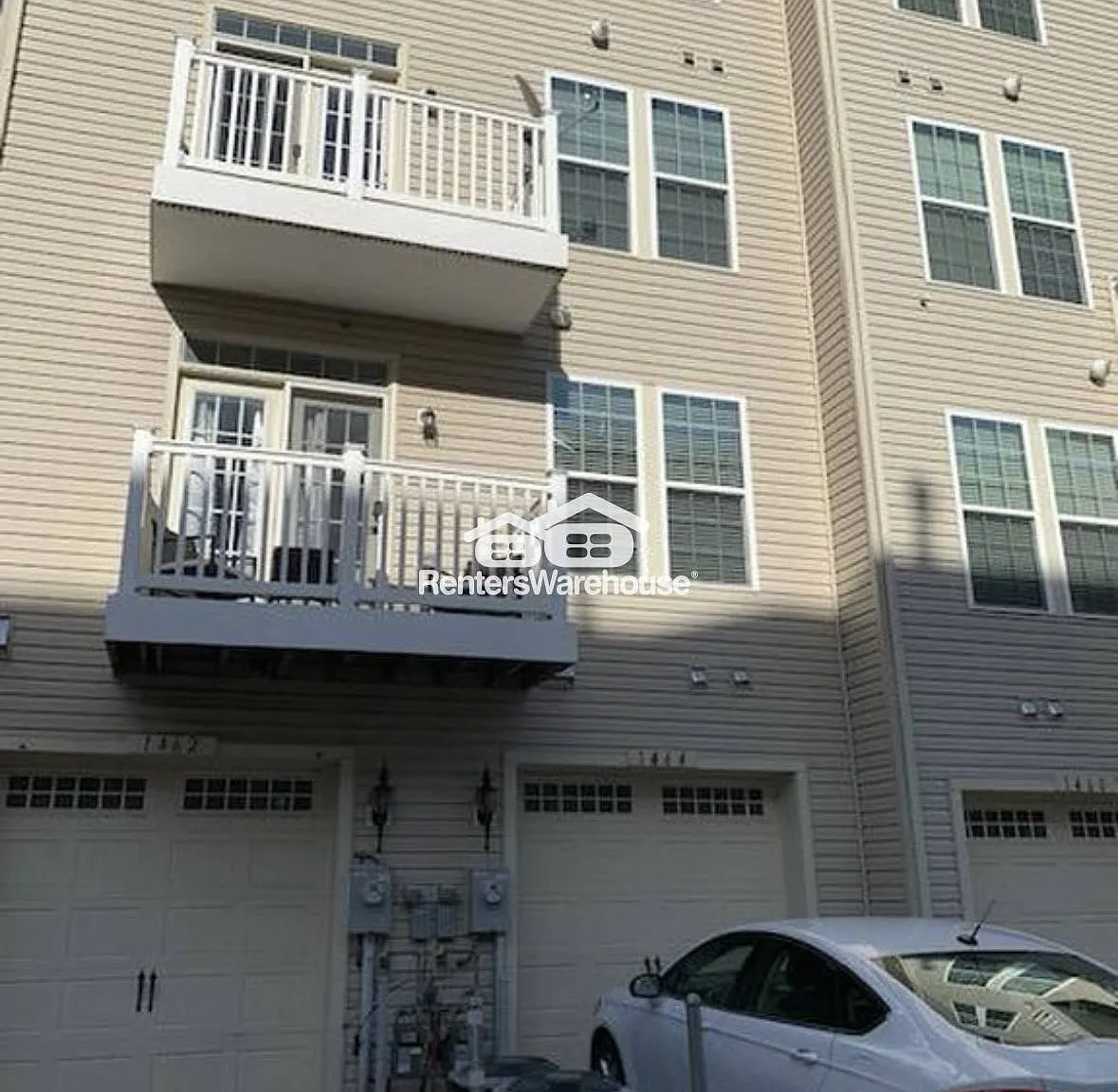 3 Bed / 2.5 Bath — Photo 1