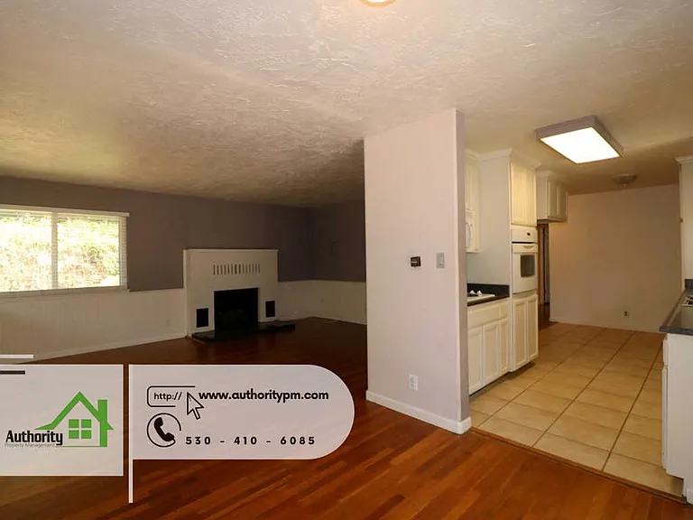 3040 Sharon Ave — Photo 6