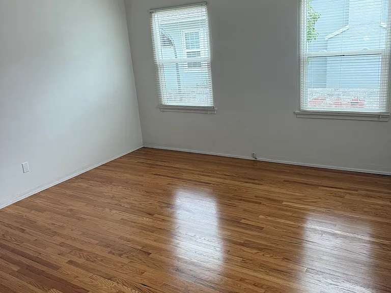 525 E Church St — Photo 4