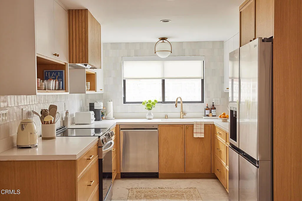 1 bed, 1.0 bath, 700 sqft, $3,995 — Photo 3