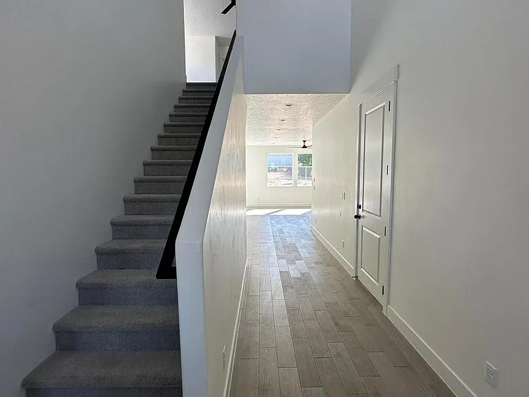 366 N 40 E — Photo 2
