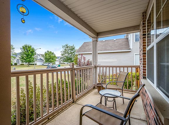 3rd image of 6913 Twin Falls Dr