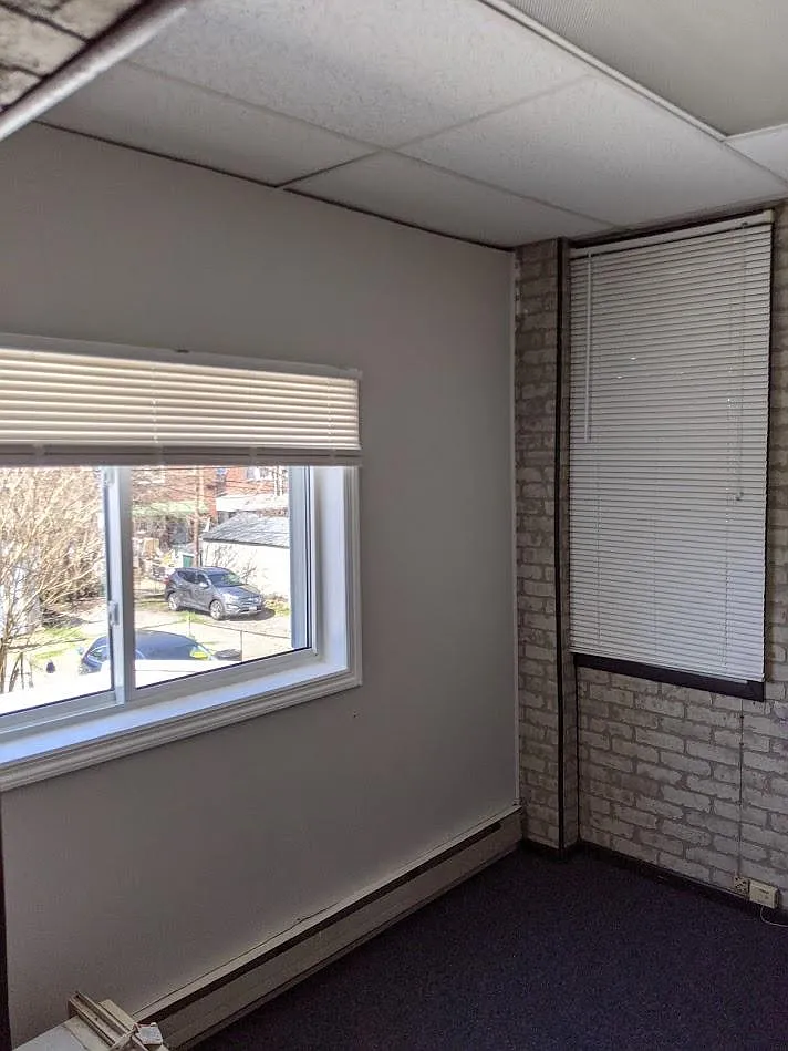 4304 Falls Rd — Photo 4