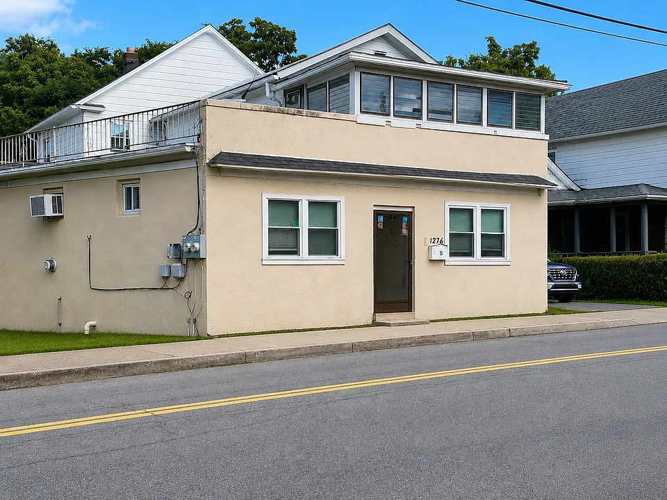 1276 Main St #B