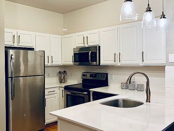 updated kitchen&fixtures