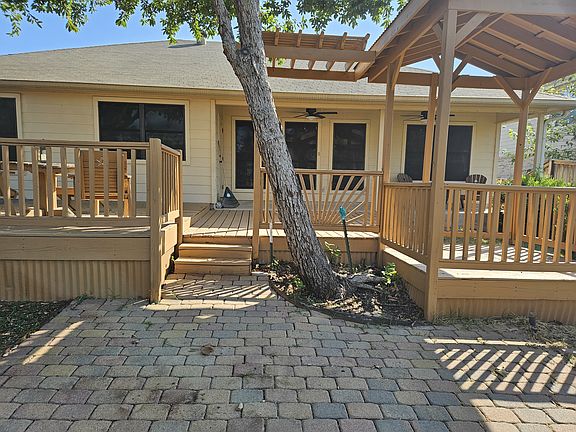 3rd image of 2214 Bentwood Dr