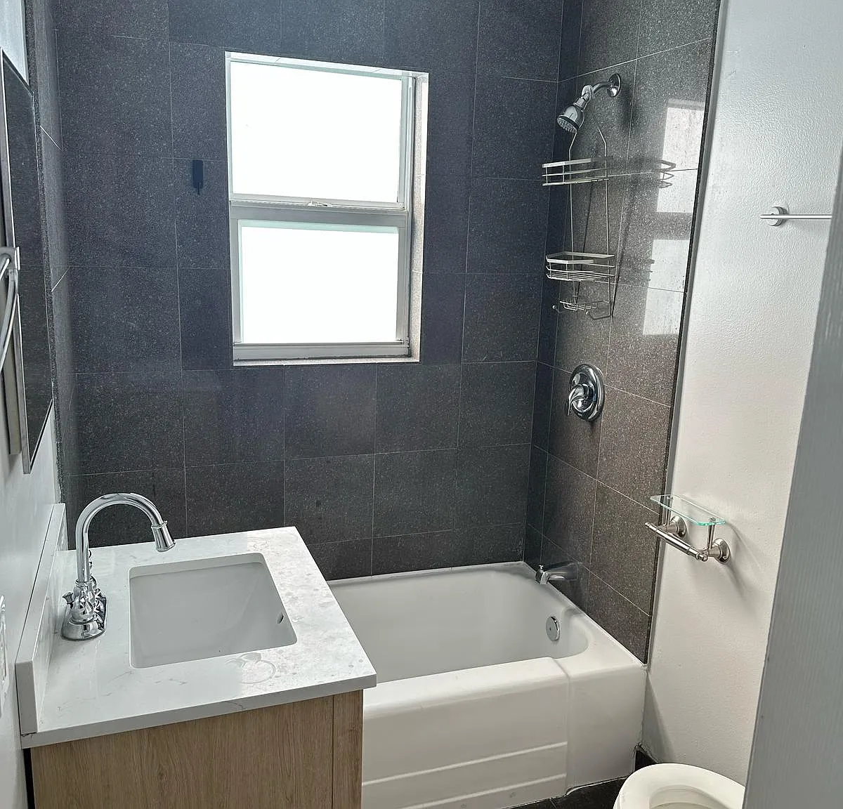 3 bed, 1800 sqft, $2,500 — Photo 3