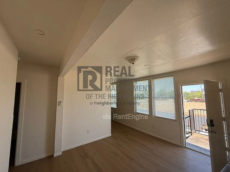 709 N Mirror St #C — Photo 2