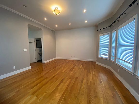 5th image of 420 Baker St APT 4