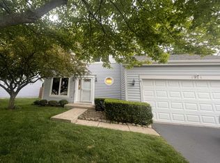 1385 Fountain Green Dr, Crystal Lake, IL 60014
