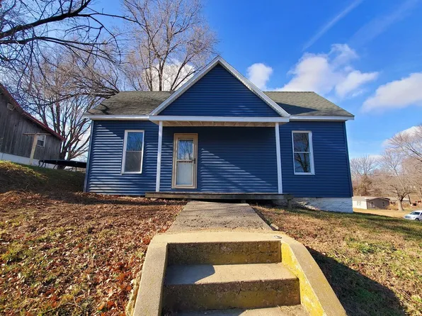 302 S 5th St, La Grange, MO 63448