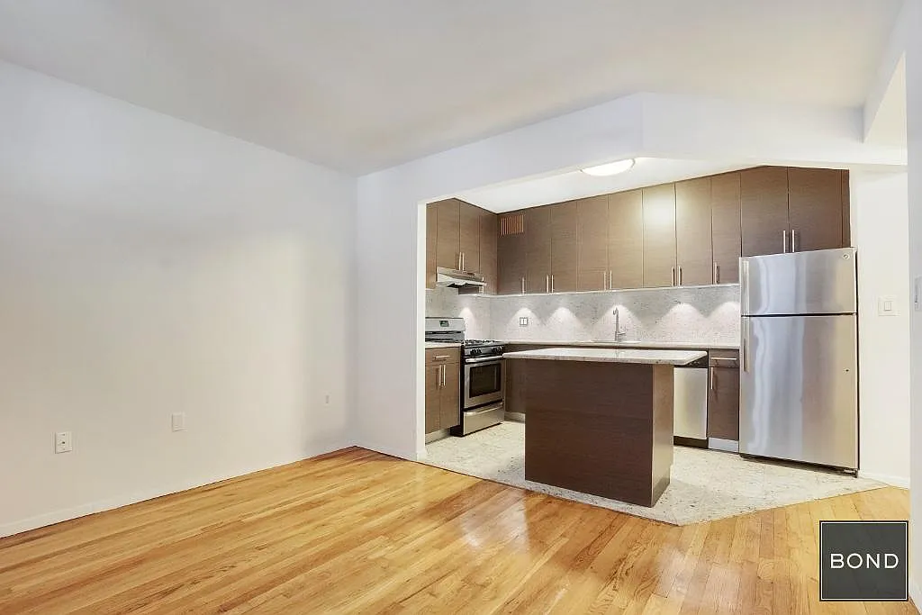 214 East 24th Street — Photo 2