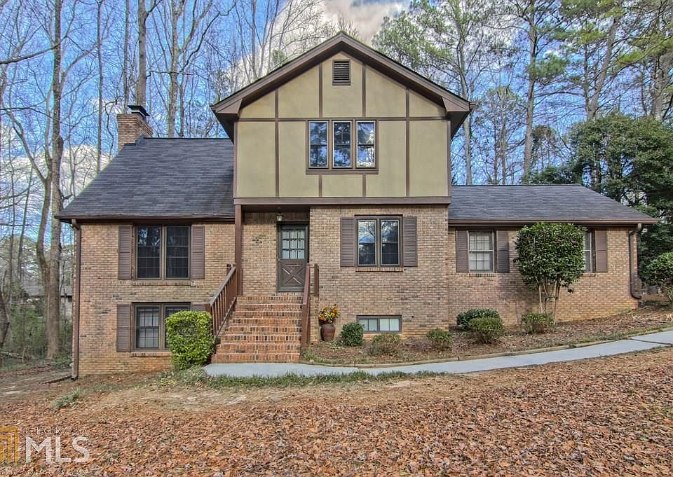 1st image of 2204 Valley Creek Cir
